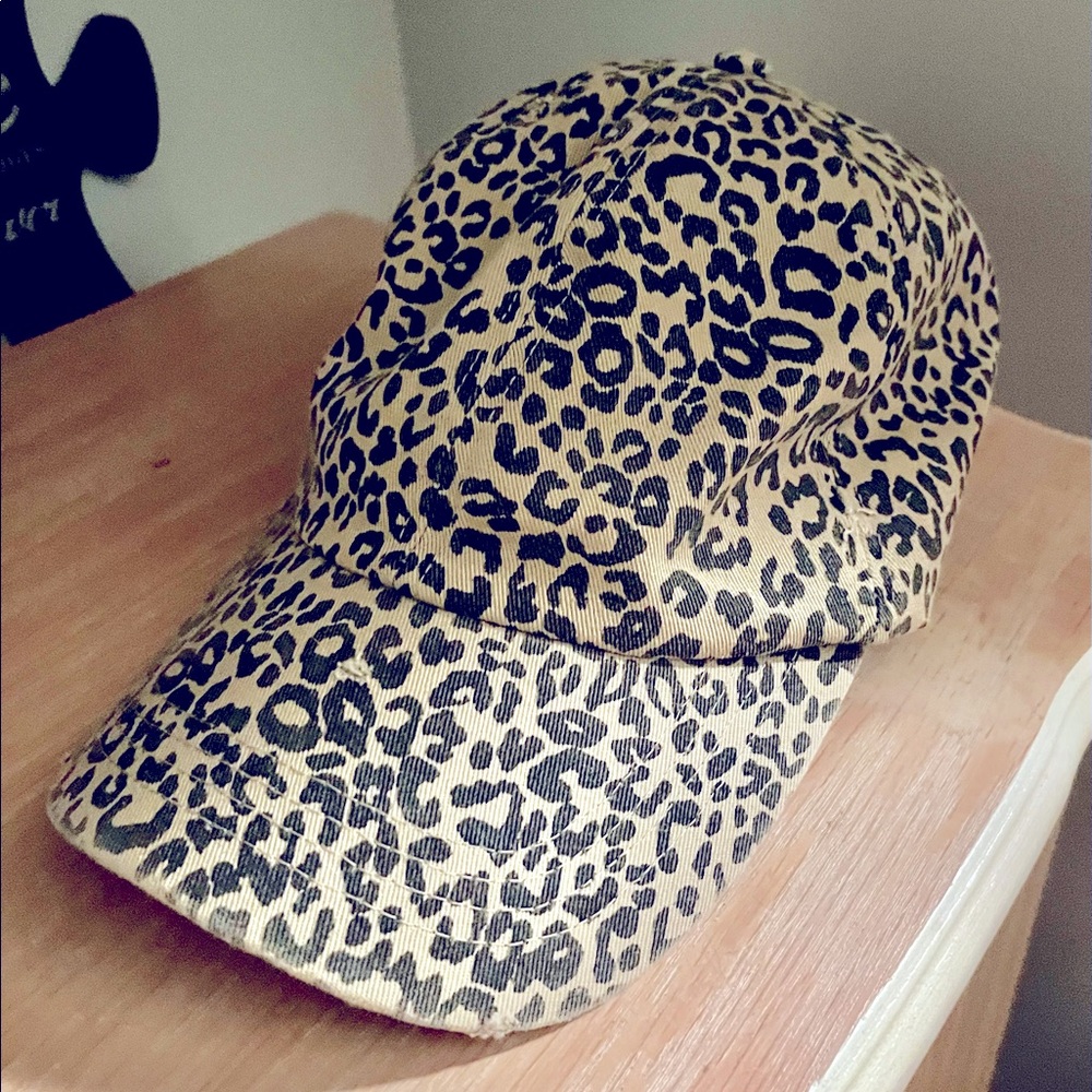 David and Young Distressed Cheetah Hat